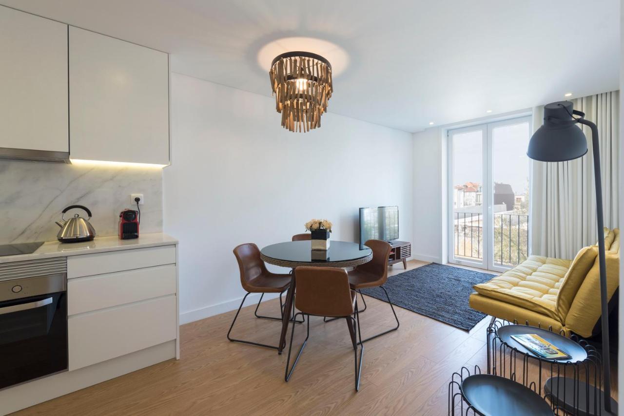 Lovelystay - Central Flat W/ Ac & Balcony Porto Exterior foto