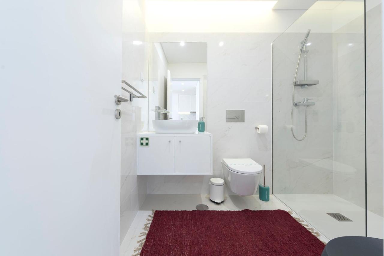 Lovelystay - Central Flat W/ Ac & Balcony Porto Exterior foto